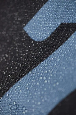 Horze Nevada Regendecke Mit Fleecefutter 24 Horze Nevada Regendecke Mit Fleecefutter -Reitsportbedarf 24594 591 06