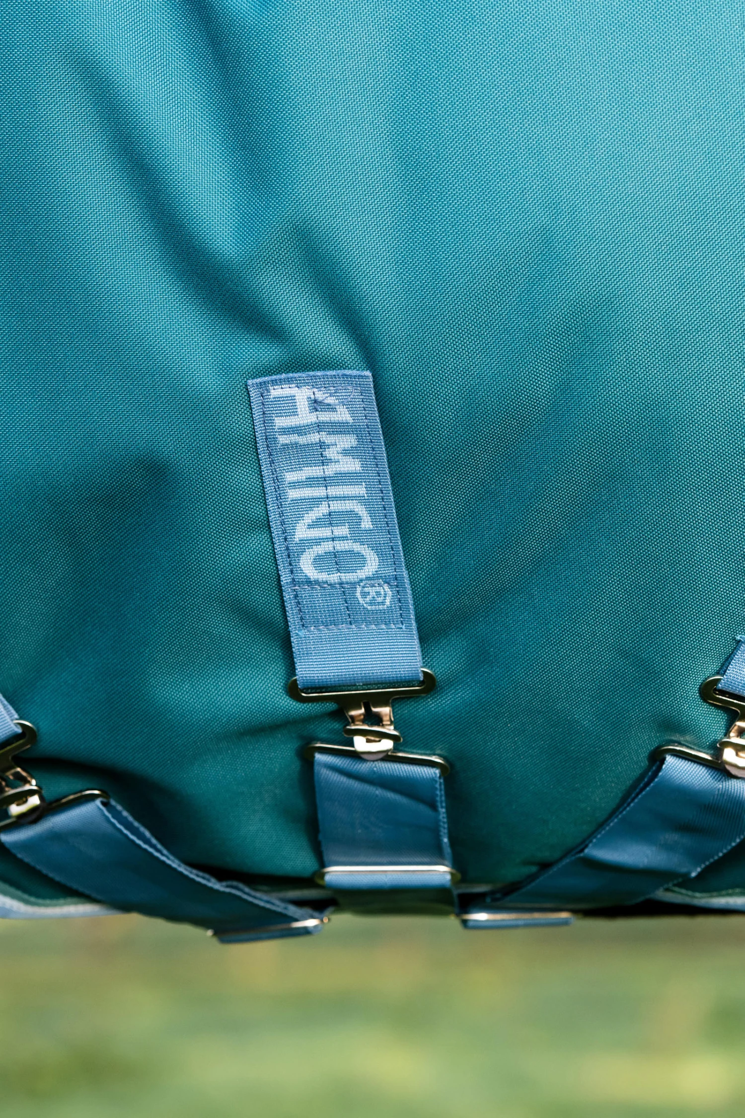 Horseware Amigo Bravo 12 Plus Weidedecke, 400g 8 Horseware Amigo Bravo 12 Plus Weidedecke, 400g – Bild 8